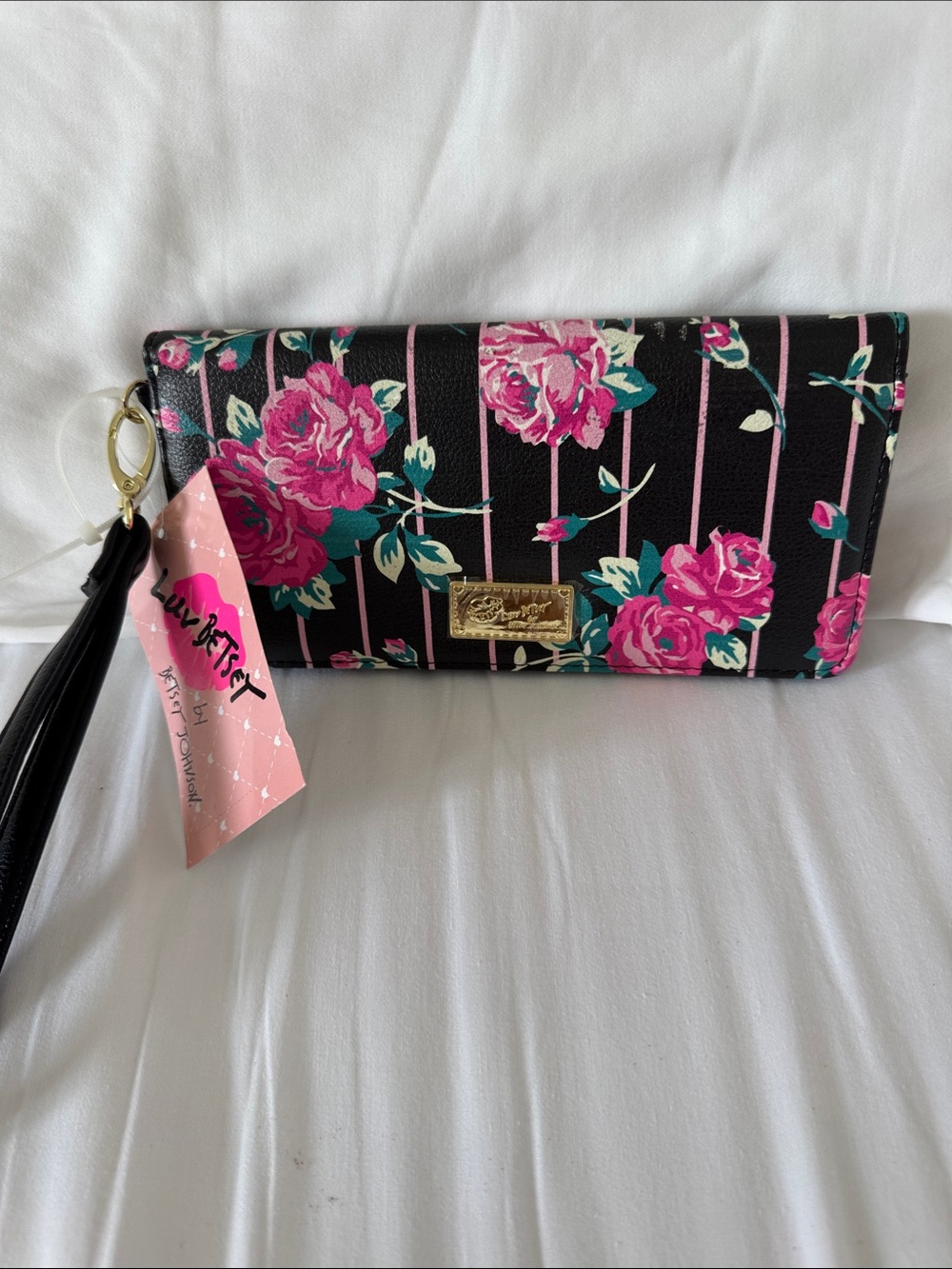 Betsey Johnson rosebud roses print snap wallet NWT